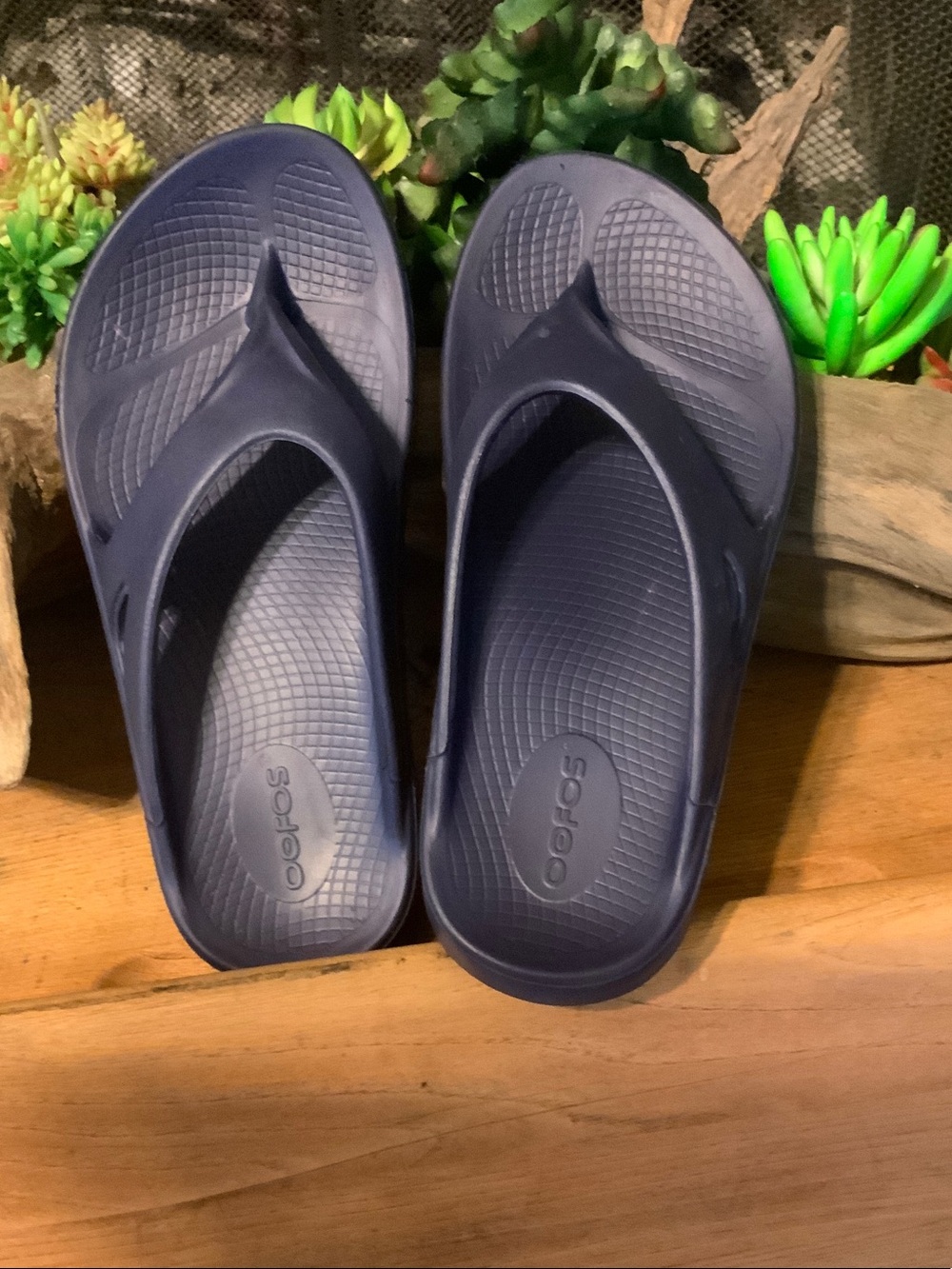 Oofos, size 6. Deep blue. Excellent condition.